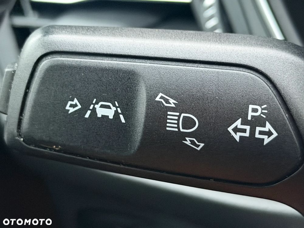 Ford Focus 1.0 EcoBoost Hybrid COOL&CONNECT DESIGN - 23