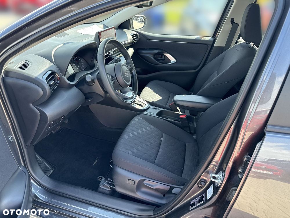 Toyota Yaris - 10