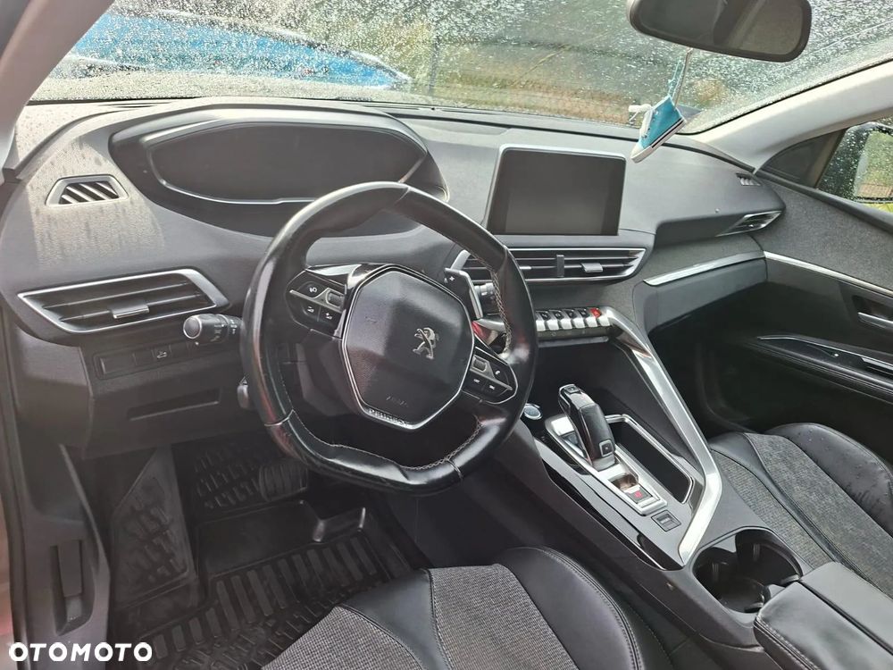Peugeot 5008 - 3
