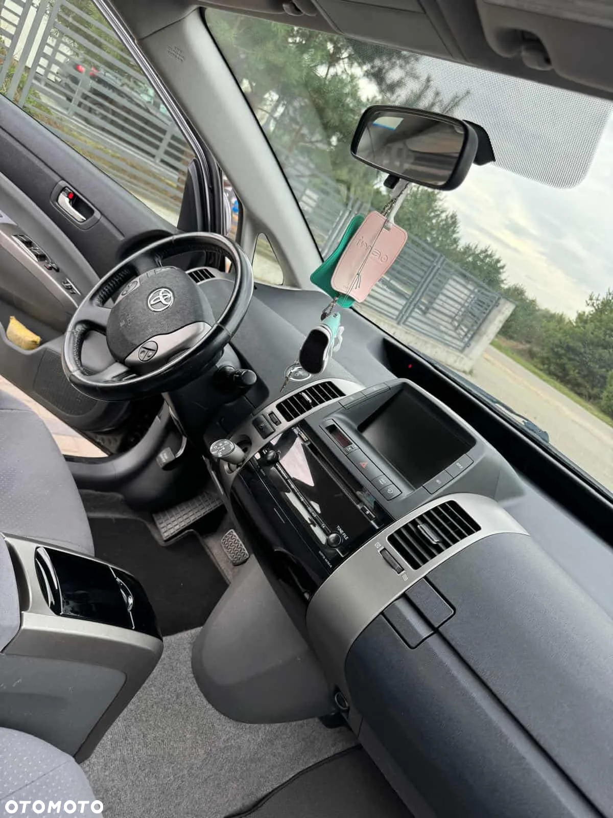Toyota Prius - 11