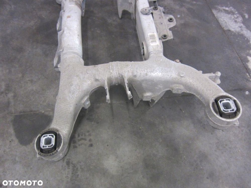 BMW 5 F07 F10 F11 F06 BELKA ZAWIESZENIA TYLNEGO SANKI TYŁ 6799103 6793802 - 8
