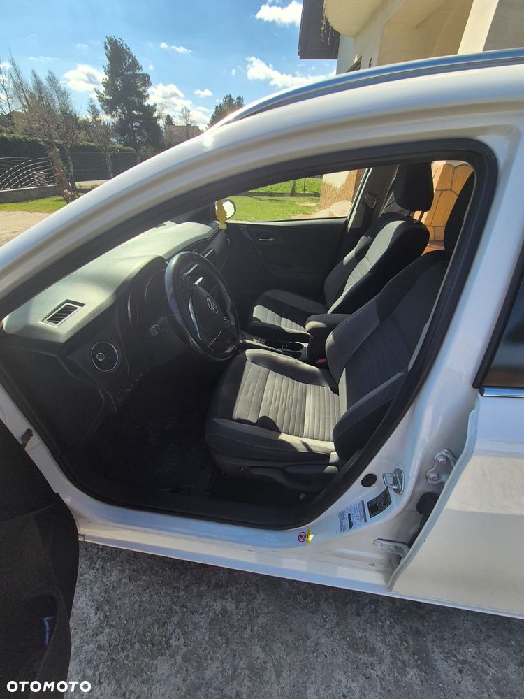 Toyota Auris Hybrid 135 Premium - 18