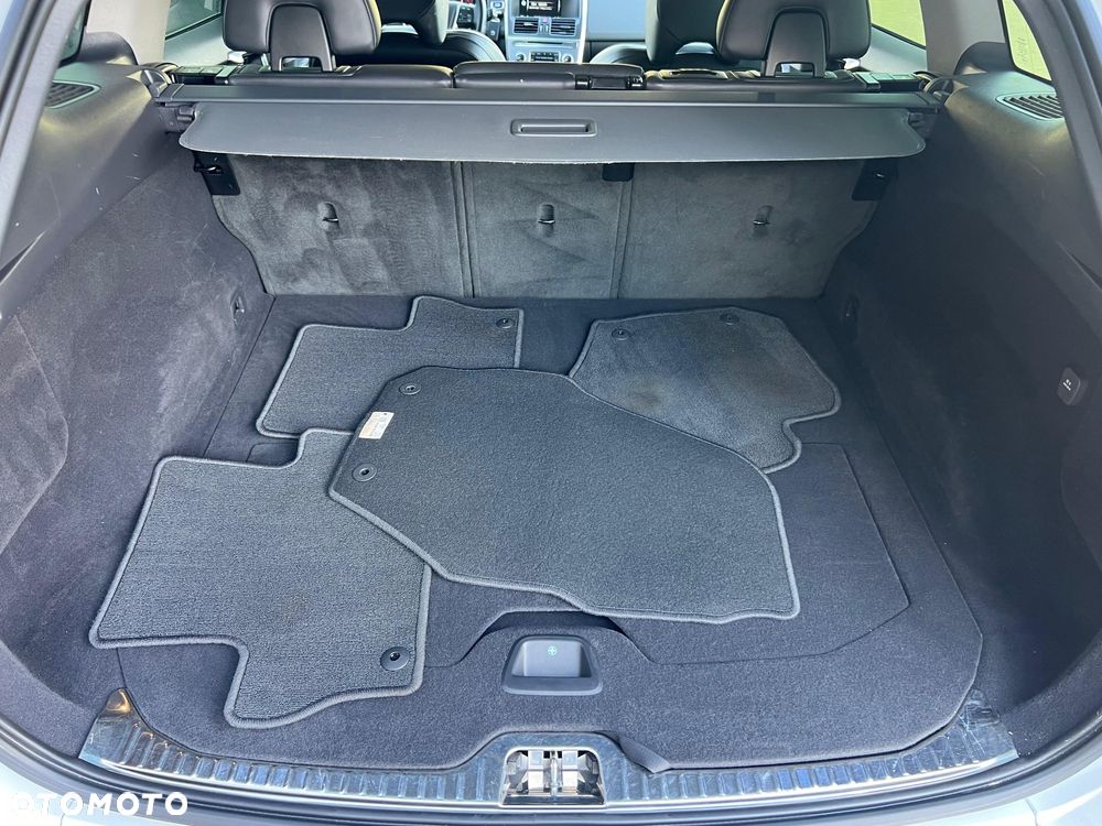 Volvo XC 60 D4 AWD Geartronic Summum - 31