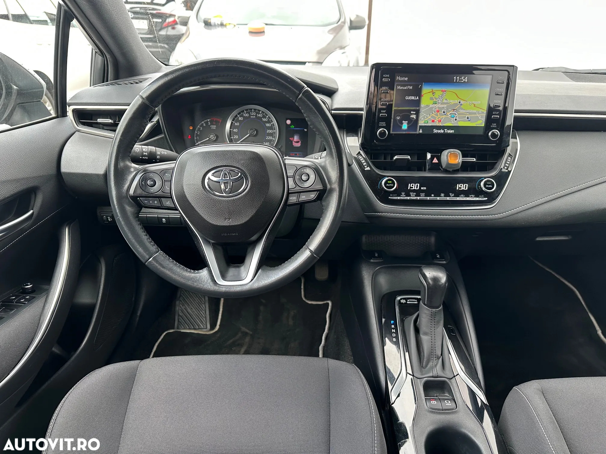 Toyota Corolla 1.8 HSD Business - 19