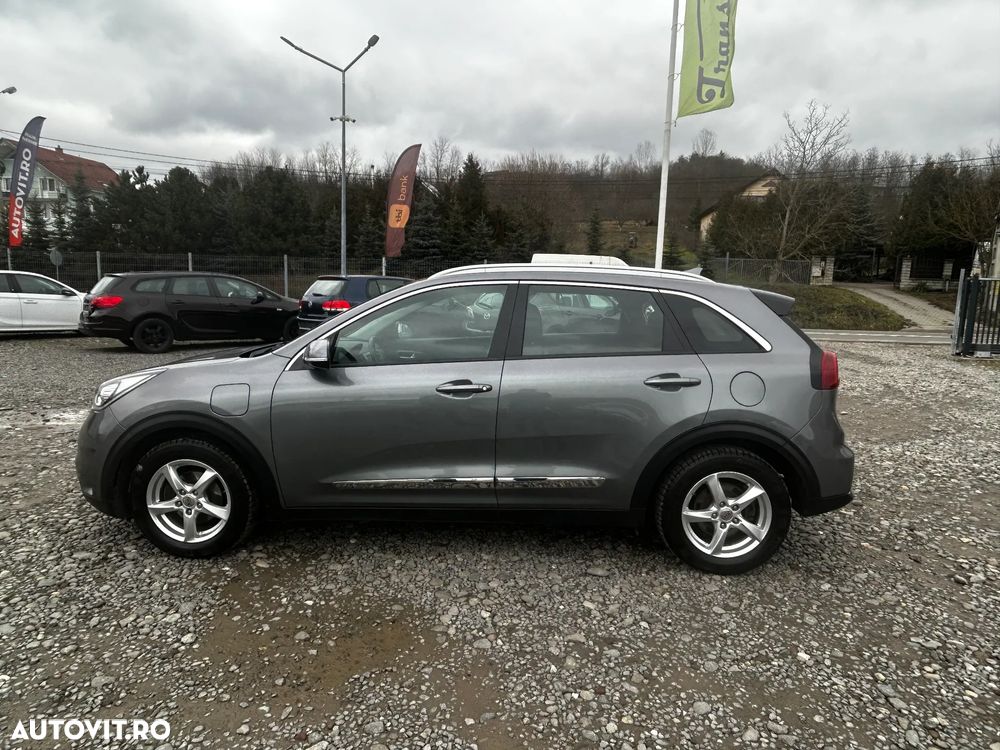 Kia Niro 1.6 GDI PHEV 2WD Aut. Vision - 4