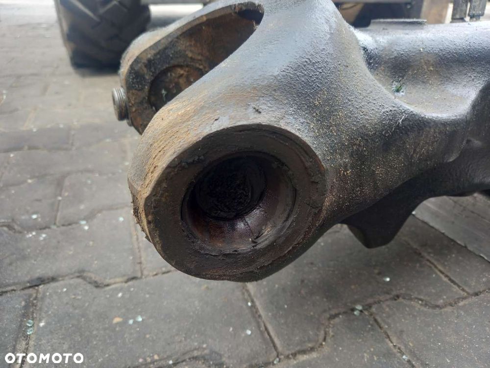 Obudowa pochwa przedniej osi Deutz Fahr Agrotron 180.7 - 4