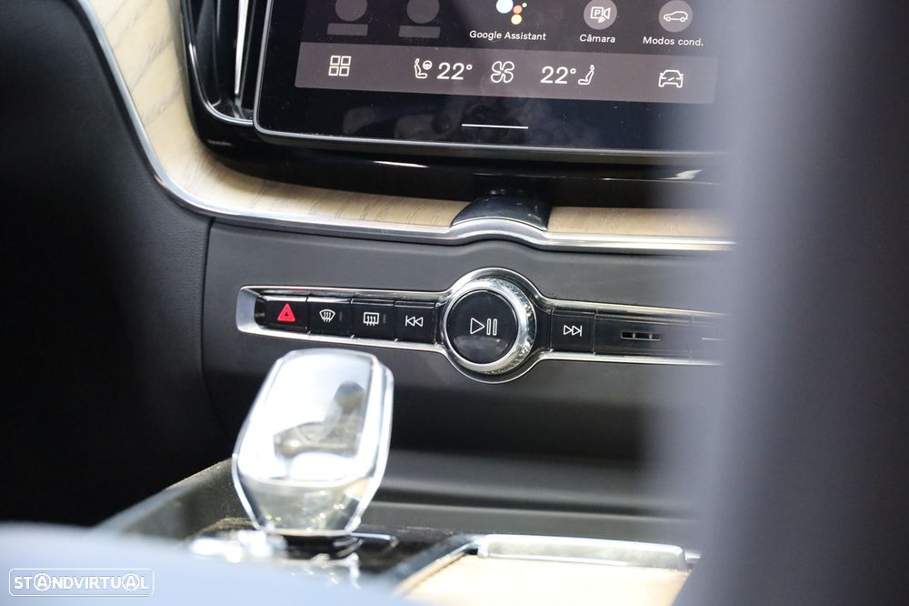 Volvo XC 60 2.0 T6 PHEV Plus Dark AWD - 18