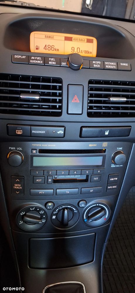 Toyota Avensis 1.6 VVT-i Terra - 14