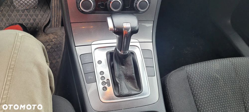 Volkswagen Passat 2.0 TDI Comfortline DSG - 19