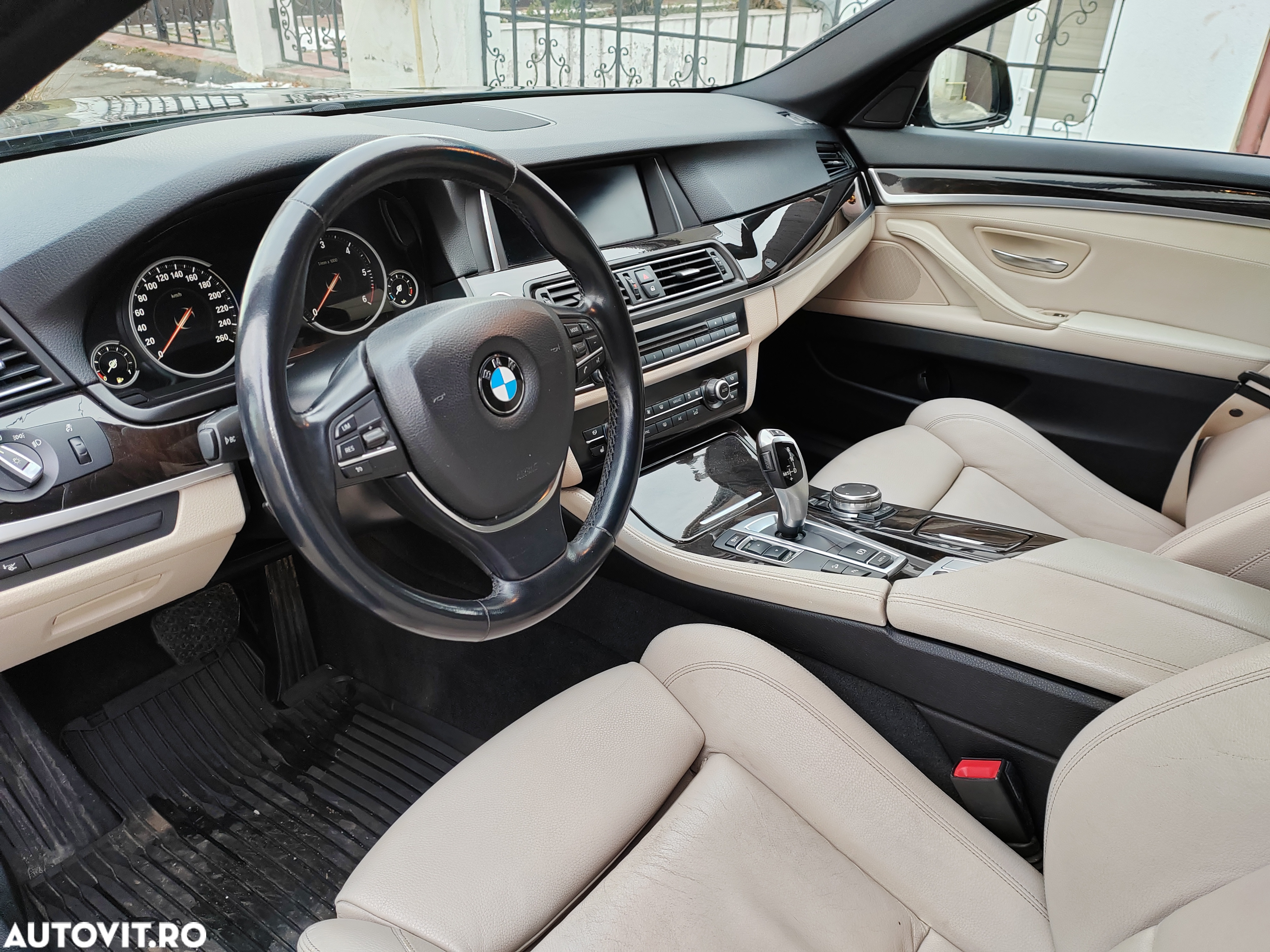BMW Seria 5 525d xDrive AT - 10