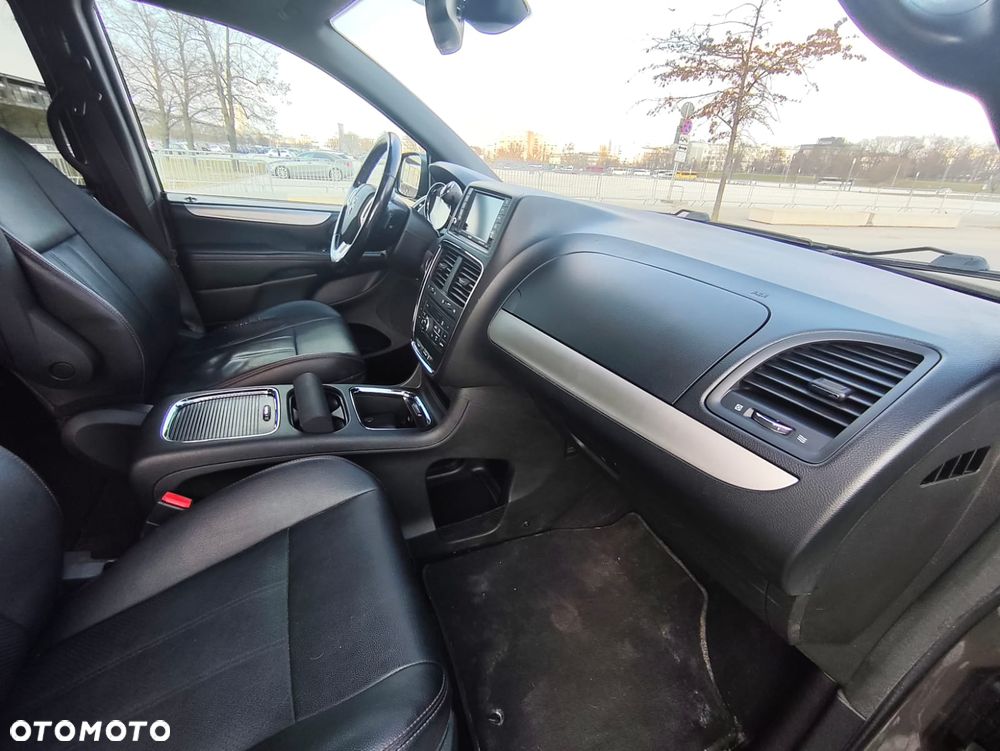 Dodge Grand Caravan 3.6 R/T - 11