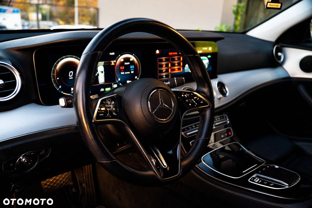 Mercedes-Benz Klasa E 300 AMG/Avantgarde - 11