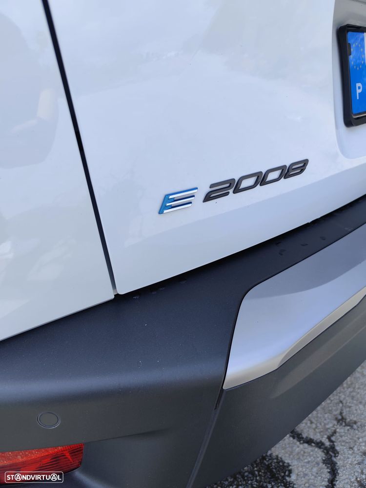 Peugeot e-2008 50 kWh GT - 12