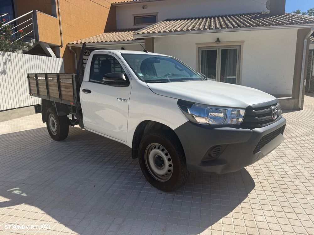 Toyota Hilux 2.4 D-4D 2WD CE CM - 8