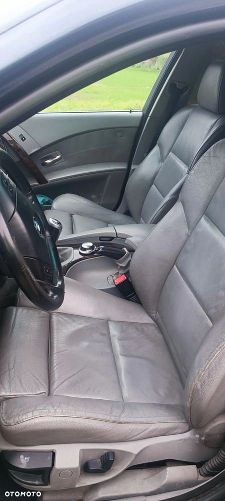 BMW Seria 5 525d - 11