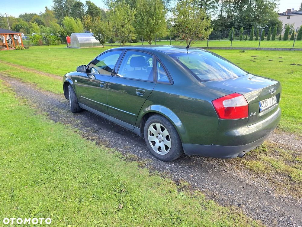 Audi A4 Limousine - 4