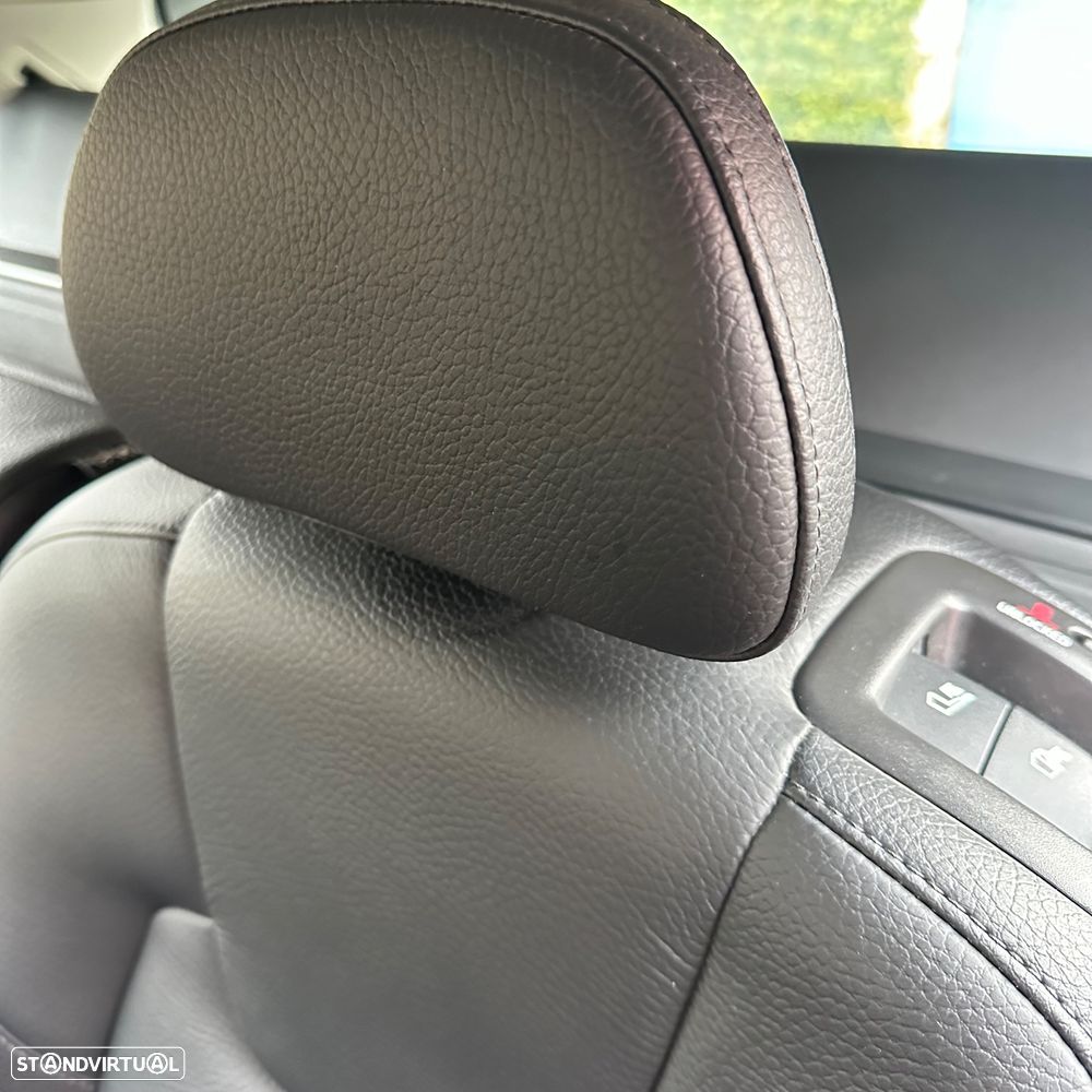 Volvo XC 60 2.0 D4 Inscription AWD Geartronic - 57