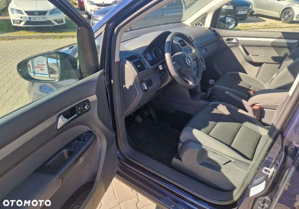 Volkswagen Touran - 8