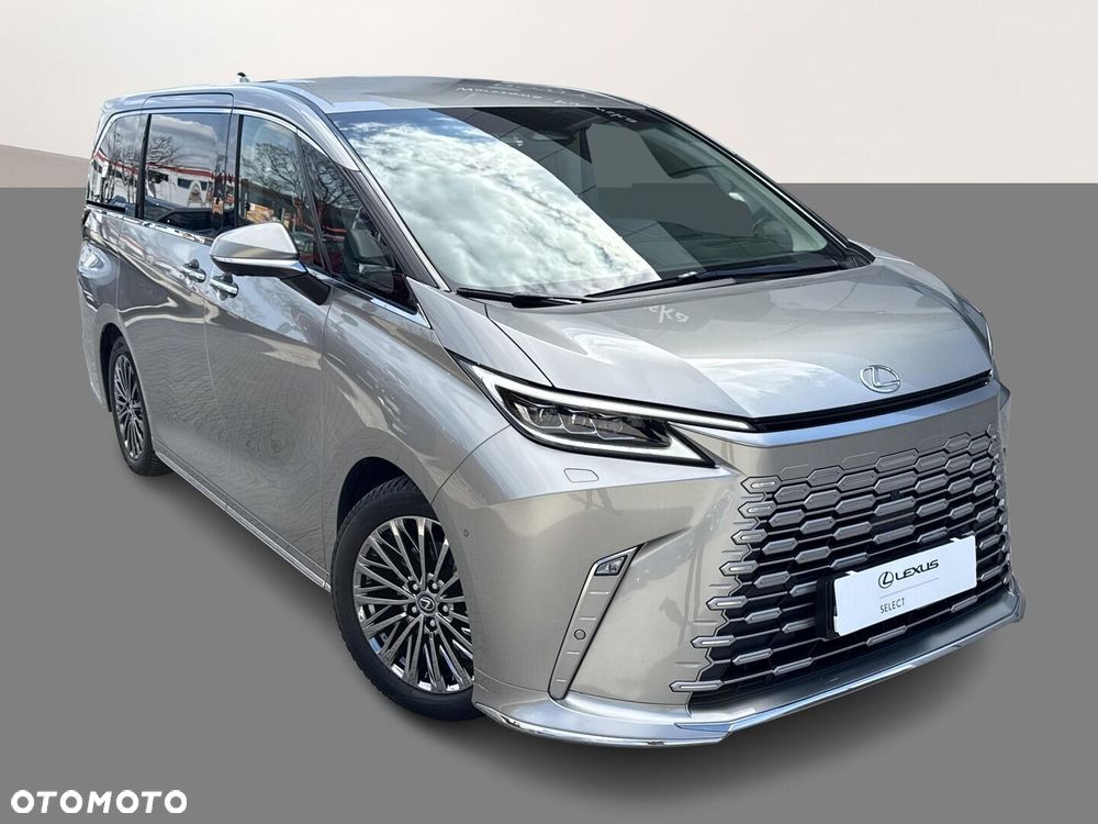 Lexus LM - 30
