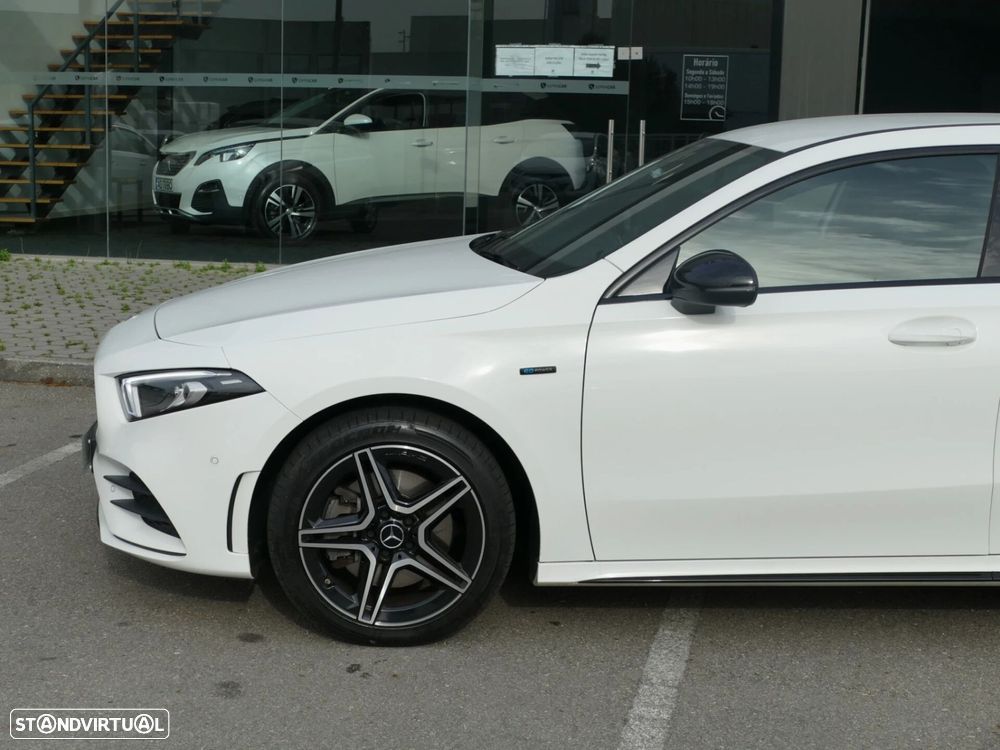 Mercedes-Benz A 250 e AMG Line - 8