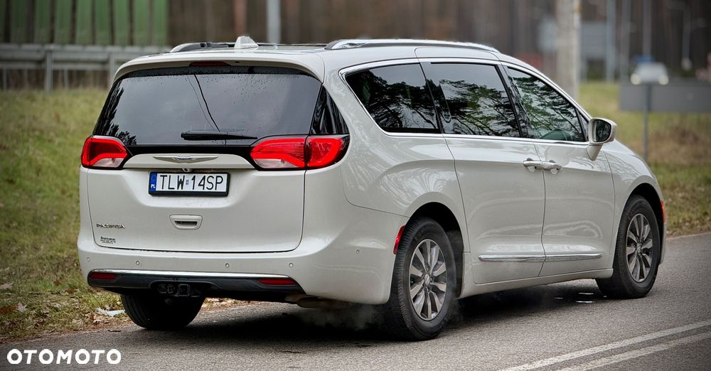 Chrysler Pacifica - 6