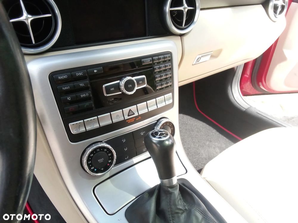 Mercedes-Benz SLK 250 (BlueEFFICIENCY) 7G-TRONIC - 13