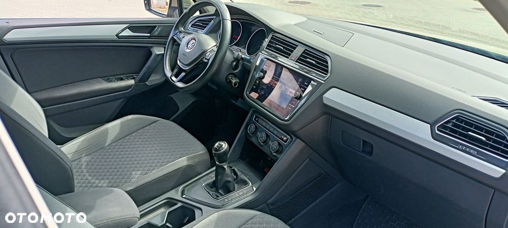 Volkswagen Tiguan - 9