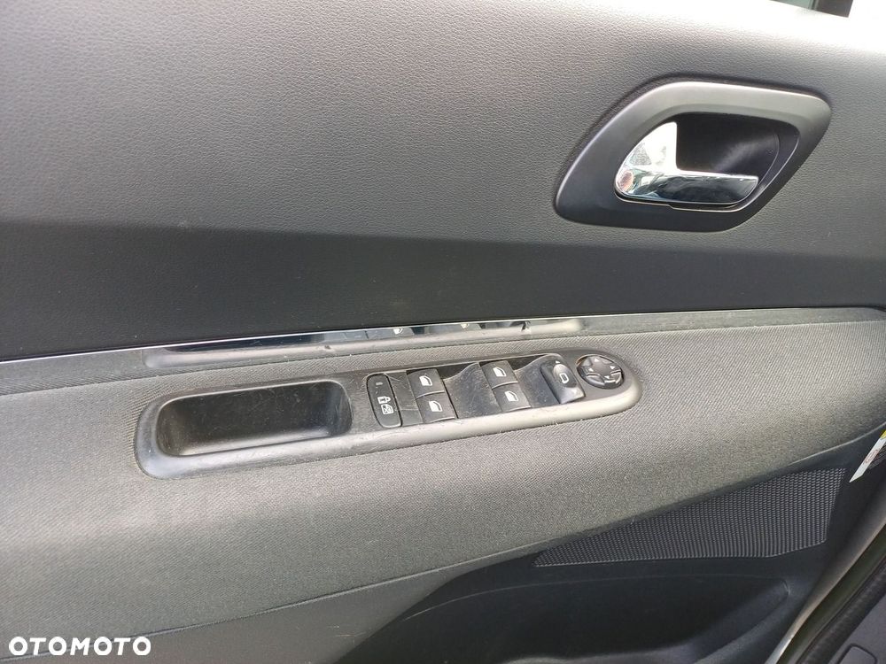 Peugeot 5008 2.0 HDi Allure 7os - 17