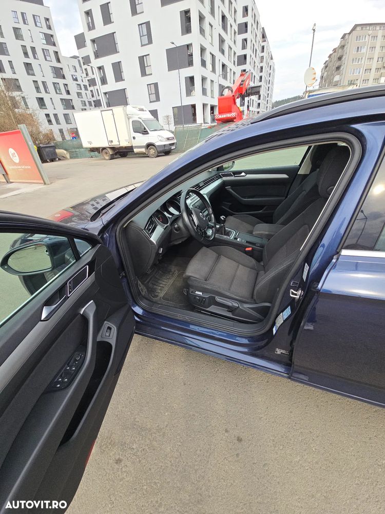 Volkswagen Passat 2.0 TDI SCR BlueMotion Comfortline - 11