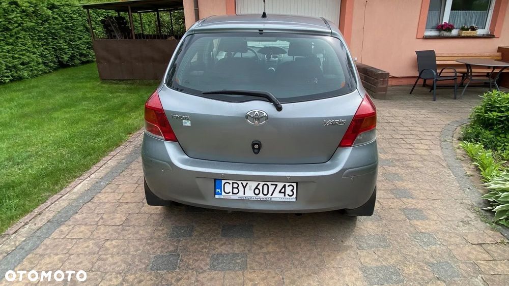 Toyota Yaris 1.33 Luna - 5