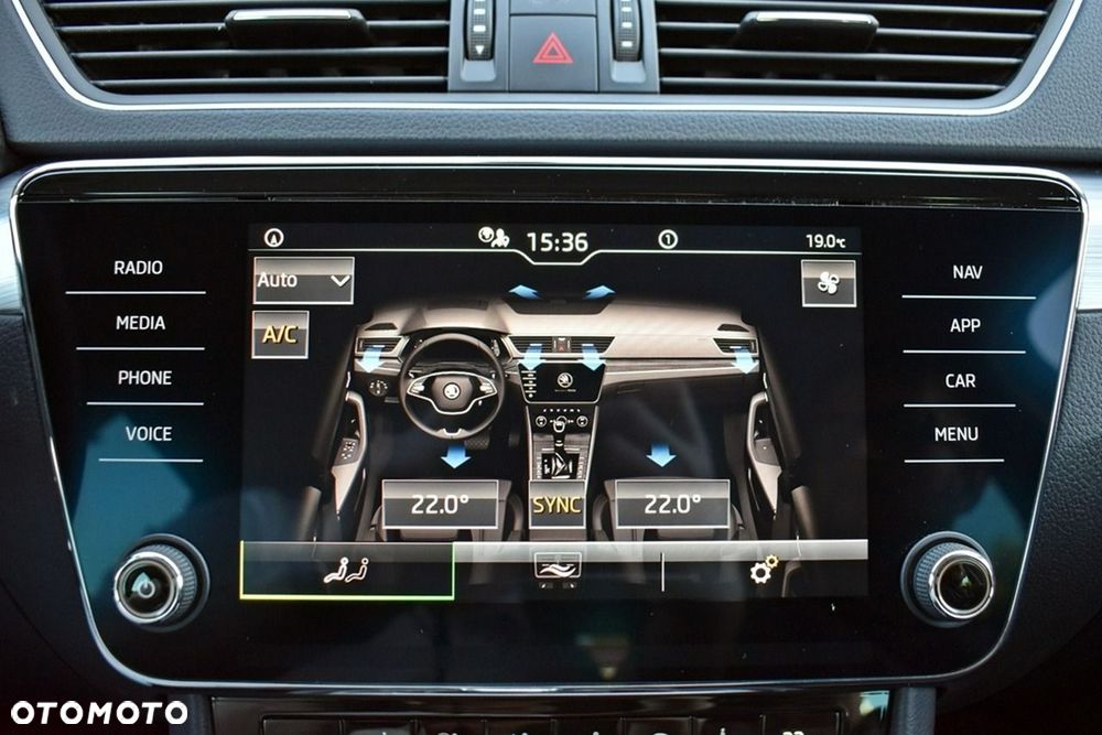 Skoda Superb 2.0 TSI Ambition DSG - 24
