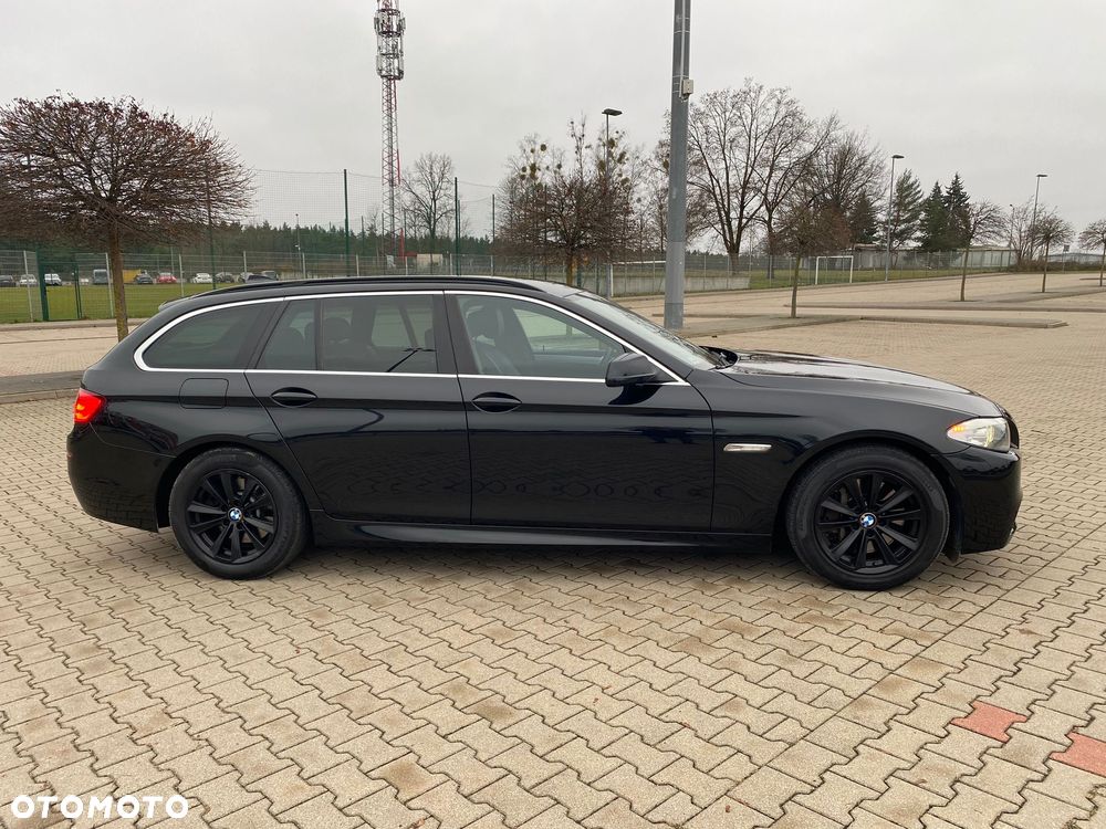 BMW Seria 5 525d xDrive - 17