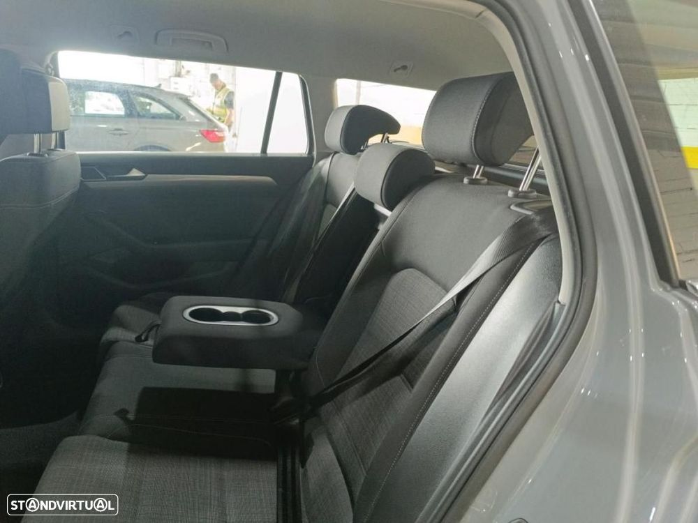 VW Passat Variant 2.0 TDI Business DSG - 4