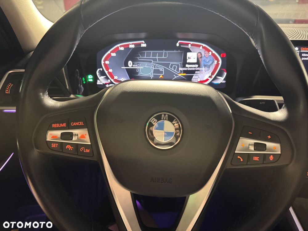 BMW Seria 3 320d - 24