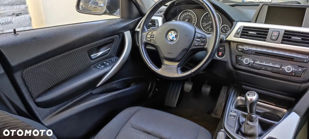 BMW Seria 3 316d - 8
