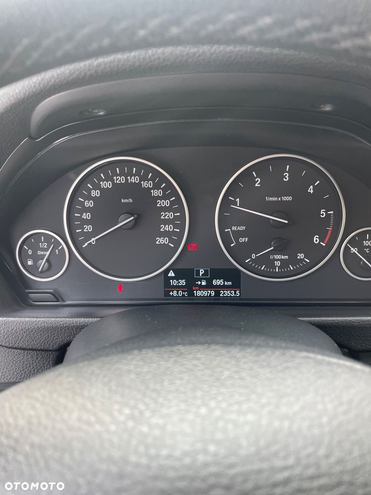 BMW Seria 3 318d Luxury Line - 12