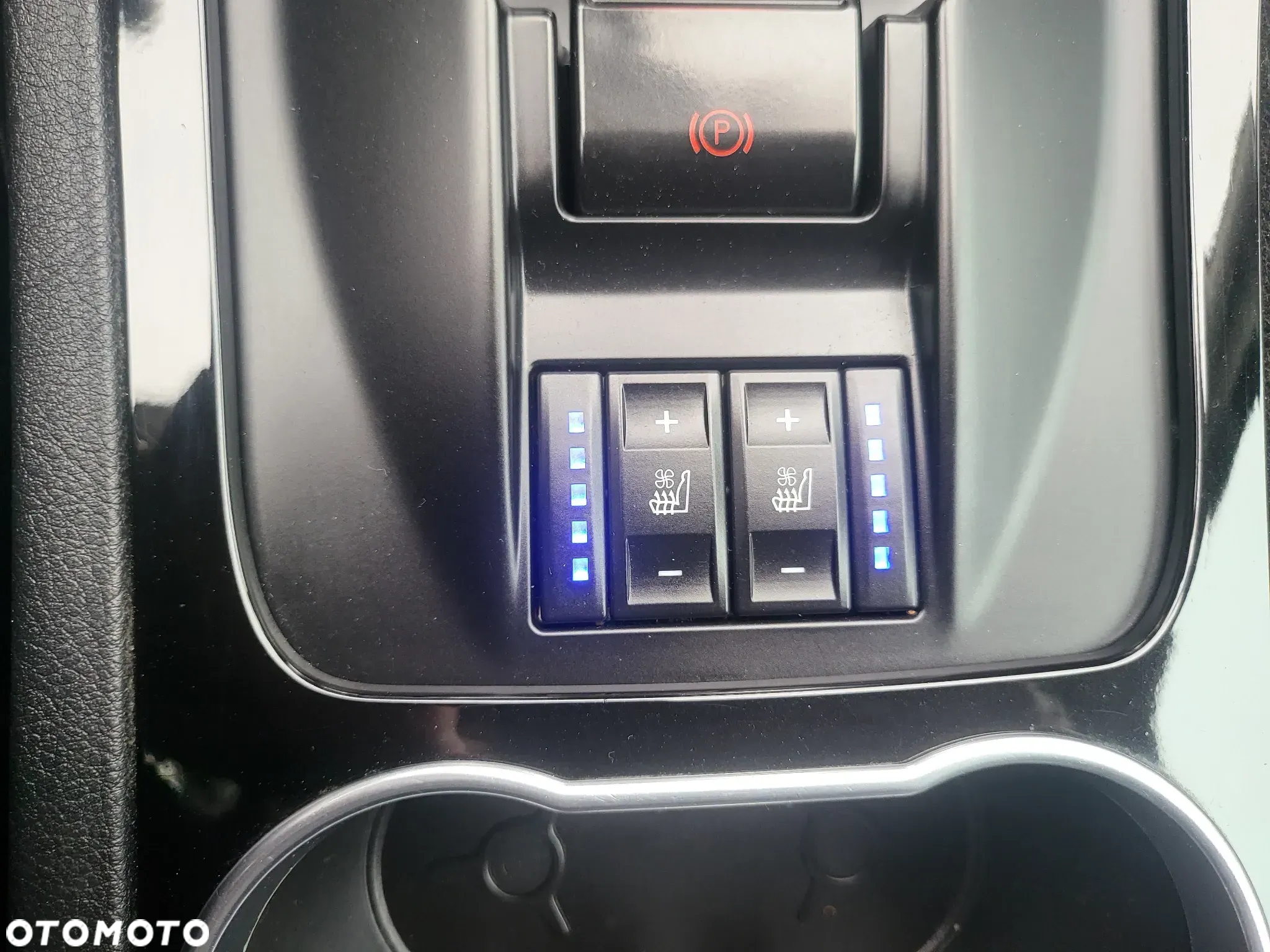 Ford S-Max 2.0 EcoBoost ST-Line - 26