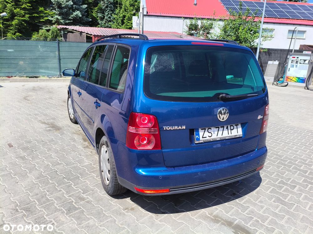 Volkswagen Touran 1.4 TSI DSG Conceptline - 6