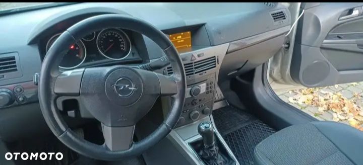 Opel Astra 1.9 CDTI DPF Cosmo - 4