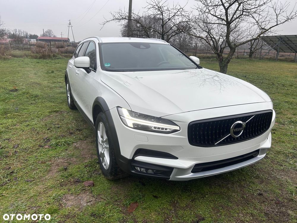 Volvo V90 Cross Country D5 AWD Ocean Race - 1