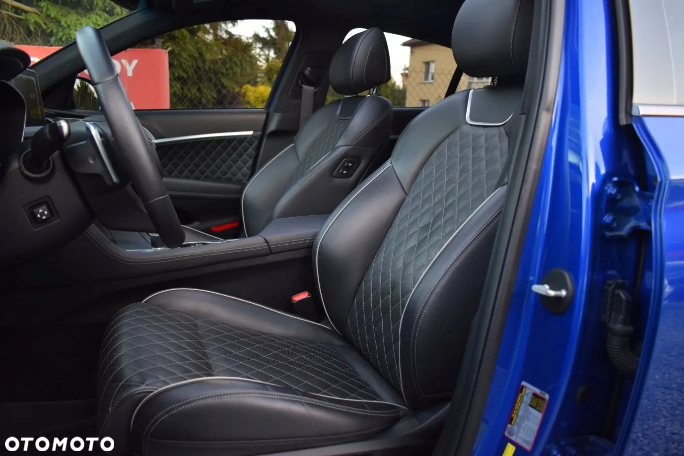 Genesis G70 - 12