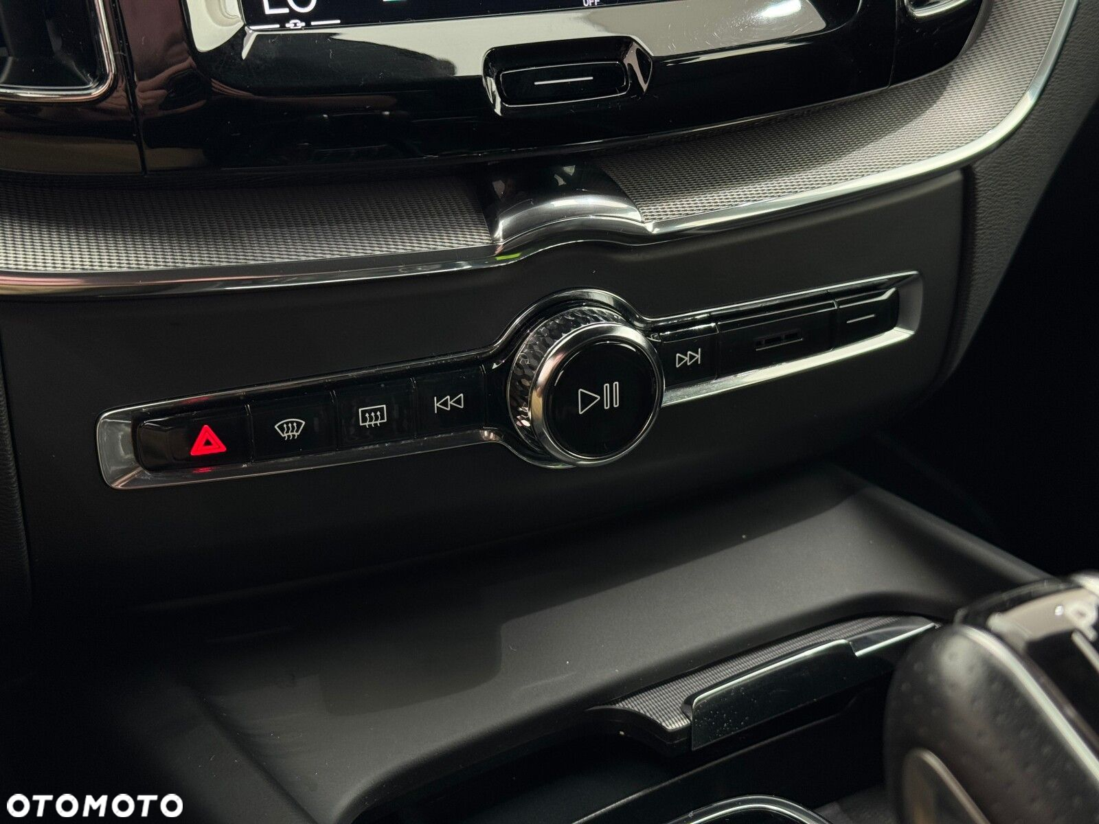 Volvo XC 60 T5 AWD R-Design - 26