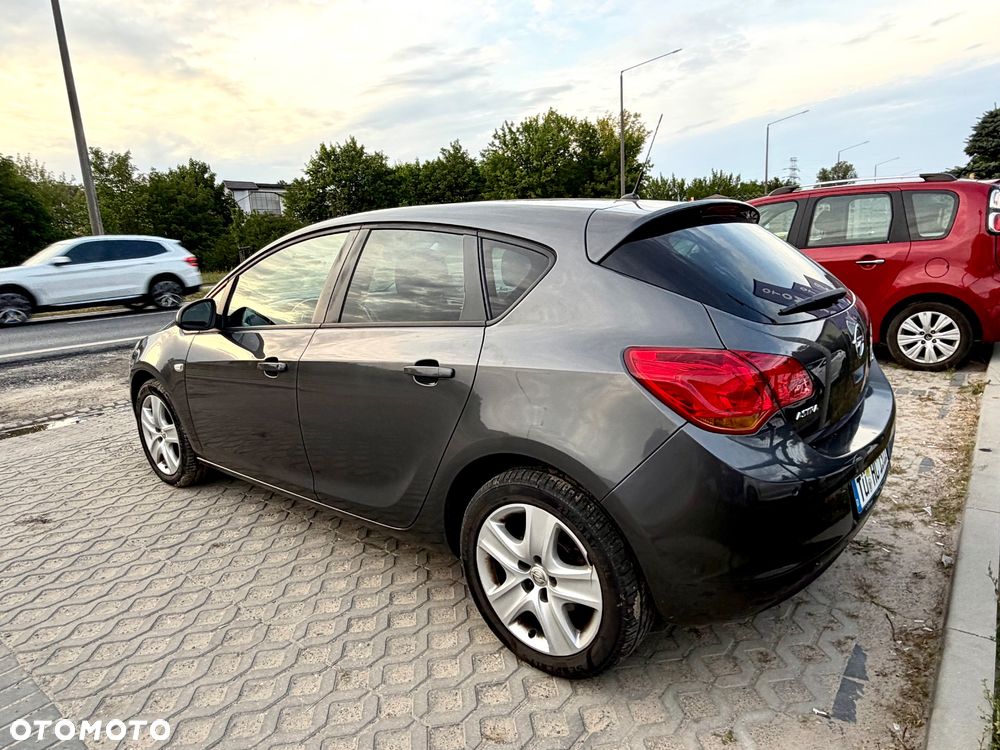 Opel Astra - 4
