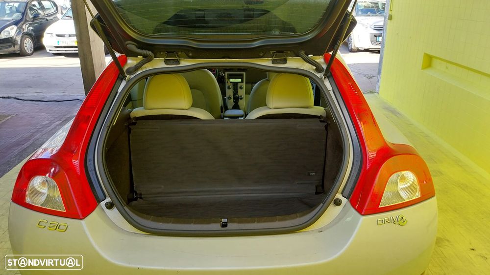 Volvo C30 1.6 D Drive 99g Momentum Start/Stop - 19