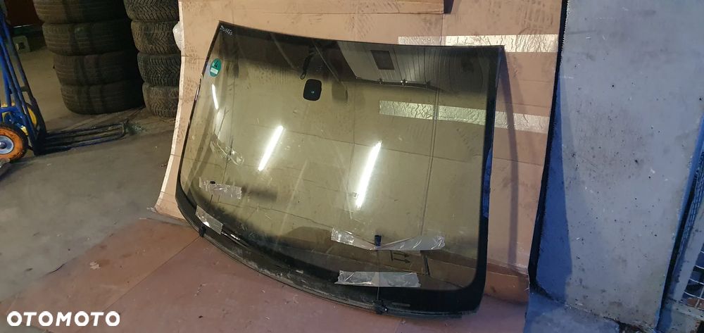 Szyba czołowa przód przednia grzana pod sensor VW Touareg AS1 05r - 2