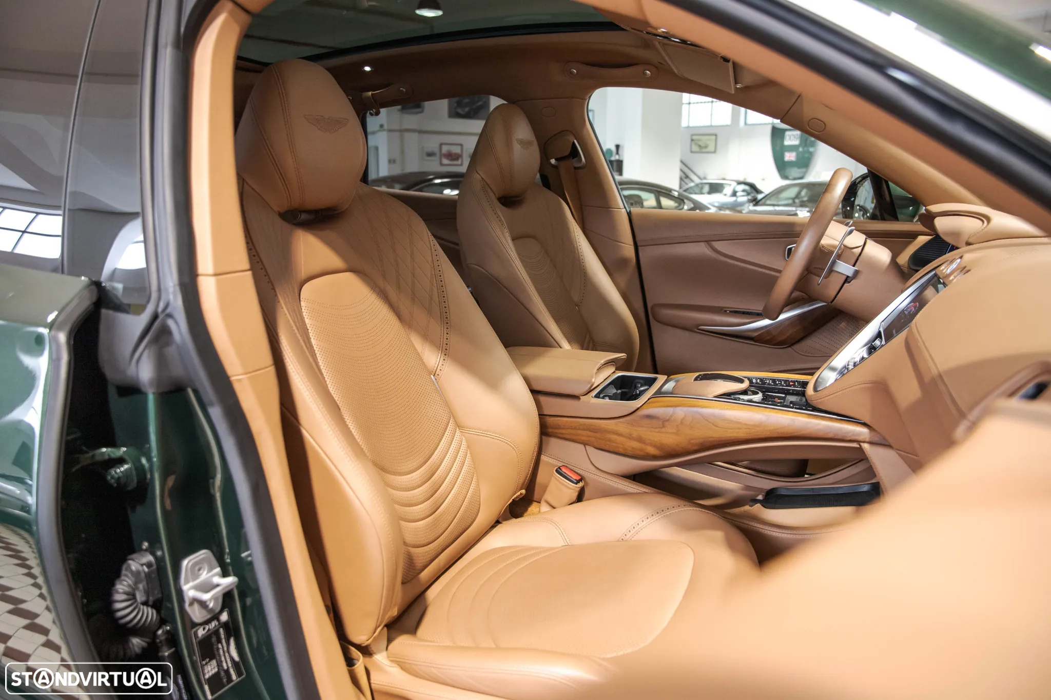 Aston Martin DBX Standard - 18