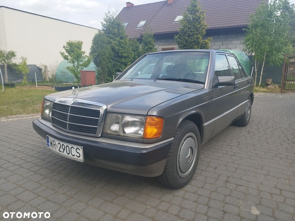 Mercedes-Benz W201 (190) - 2