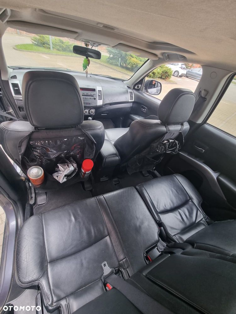 Mitsubishi Outlander - 7