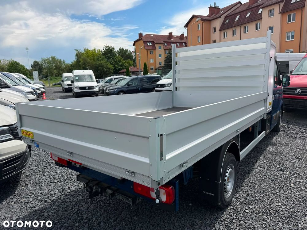 Volkswagen Crafter - 2