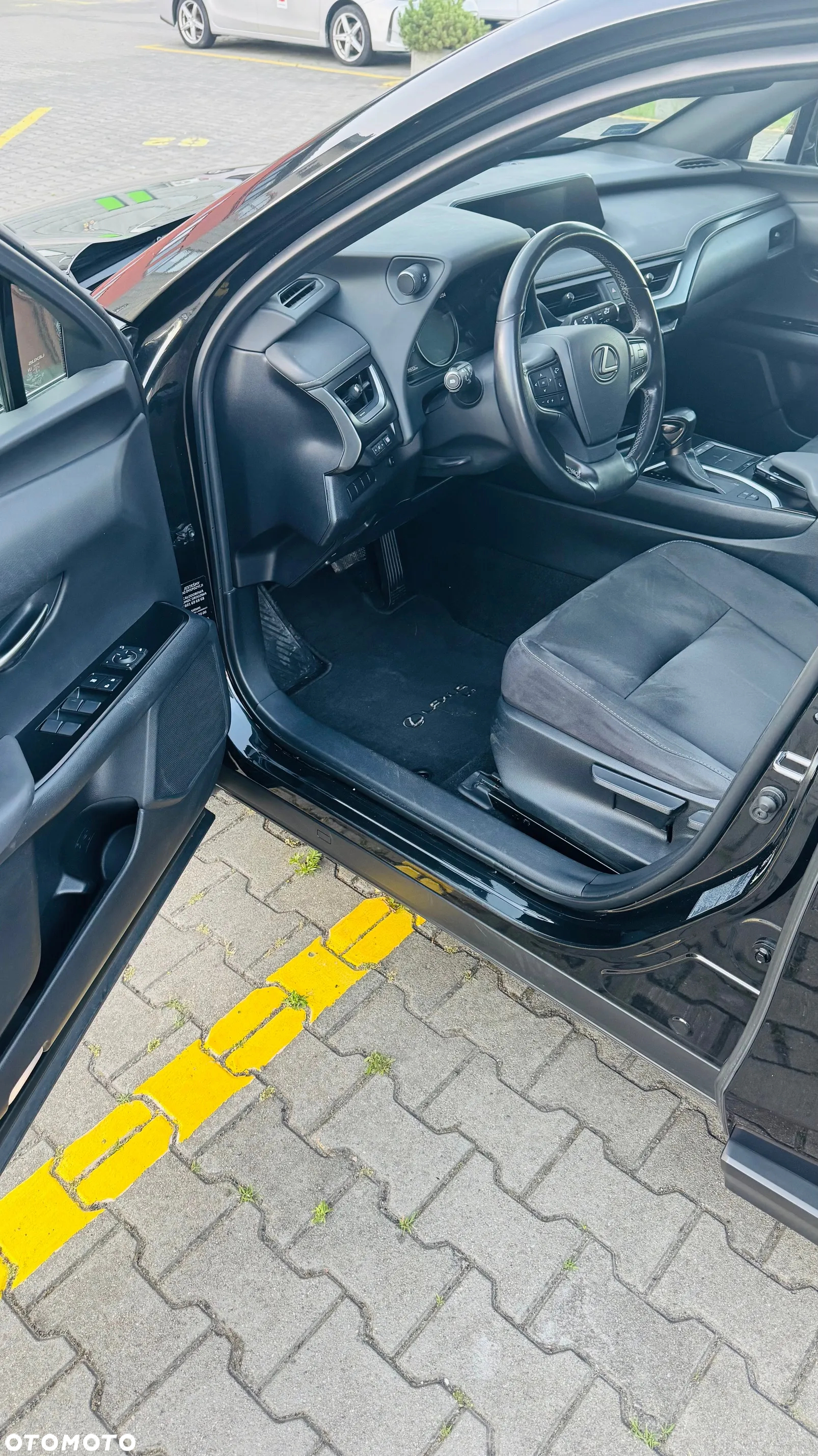 Lexus UX - 9